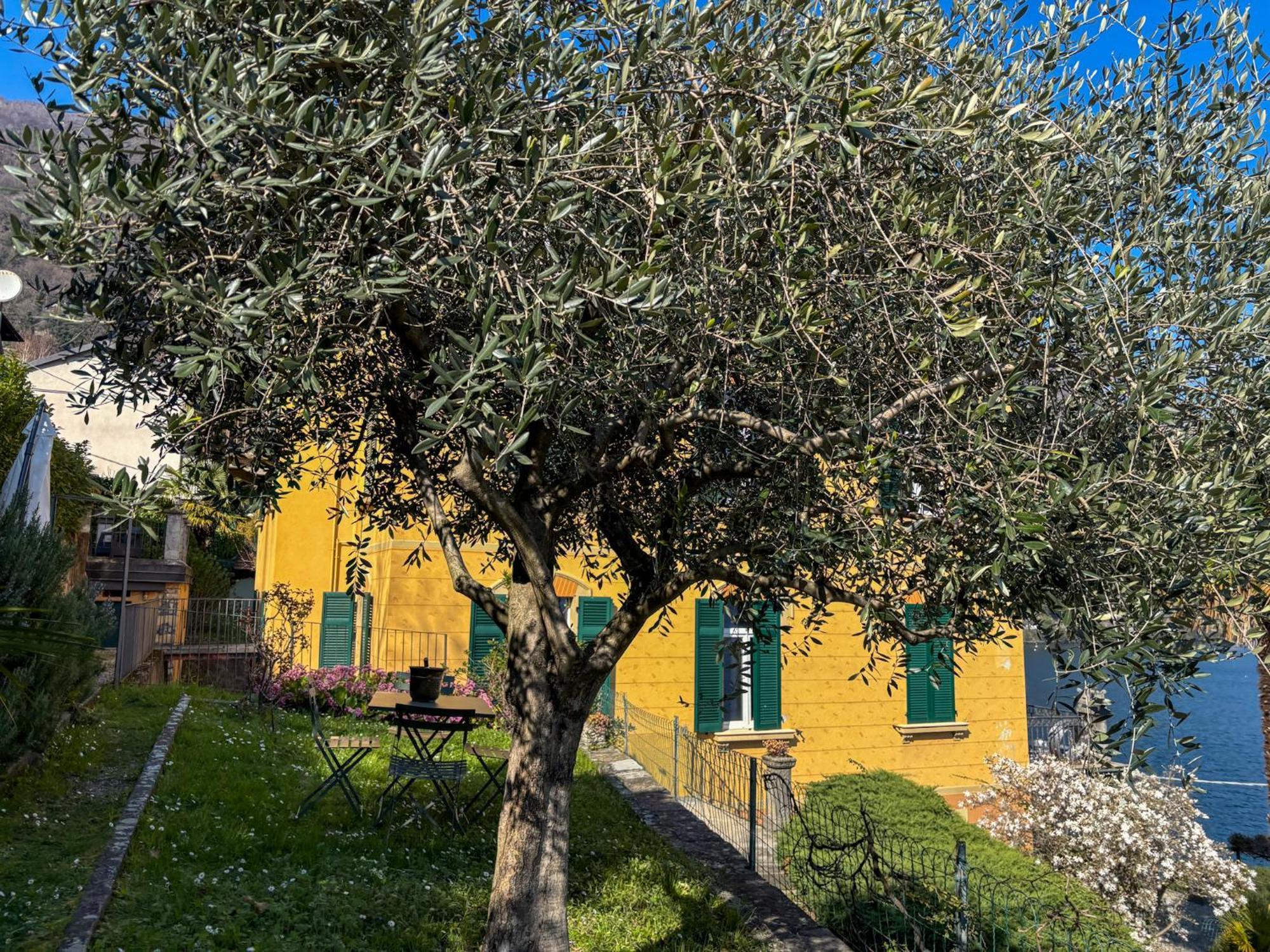 Villa Peroni Argegno - View House Exterior photo
